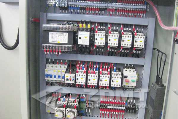 电控箱.jpg 电控箱.jpg