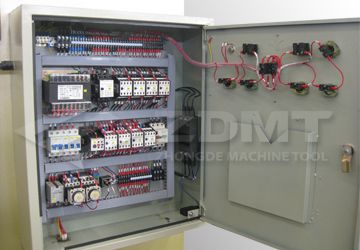 电控箱.jpg 电控箱.jpg