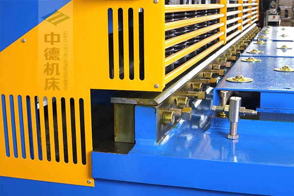 ZDS-2032选用上海优良刀片,利用寿命更长.jpg ZDS-2032选用上海优良刀片,利用寿命更长.jpg